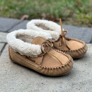 Kids Minnetonka Charley Moccasin Slippers